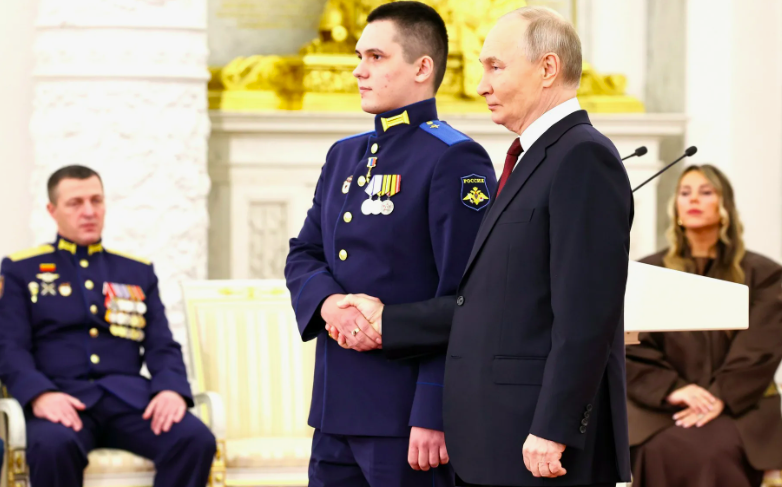 Фото «Это всё неправда». Появились новые подробности загадочного исчезновения Героя России из Сибири Алексея Асылханова 3